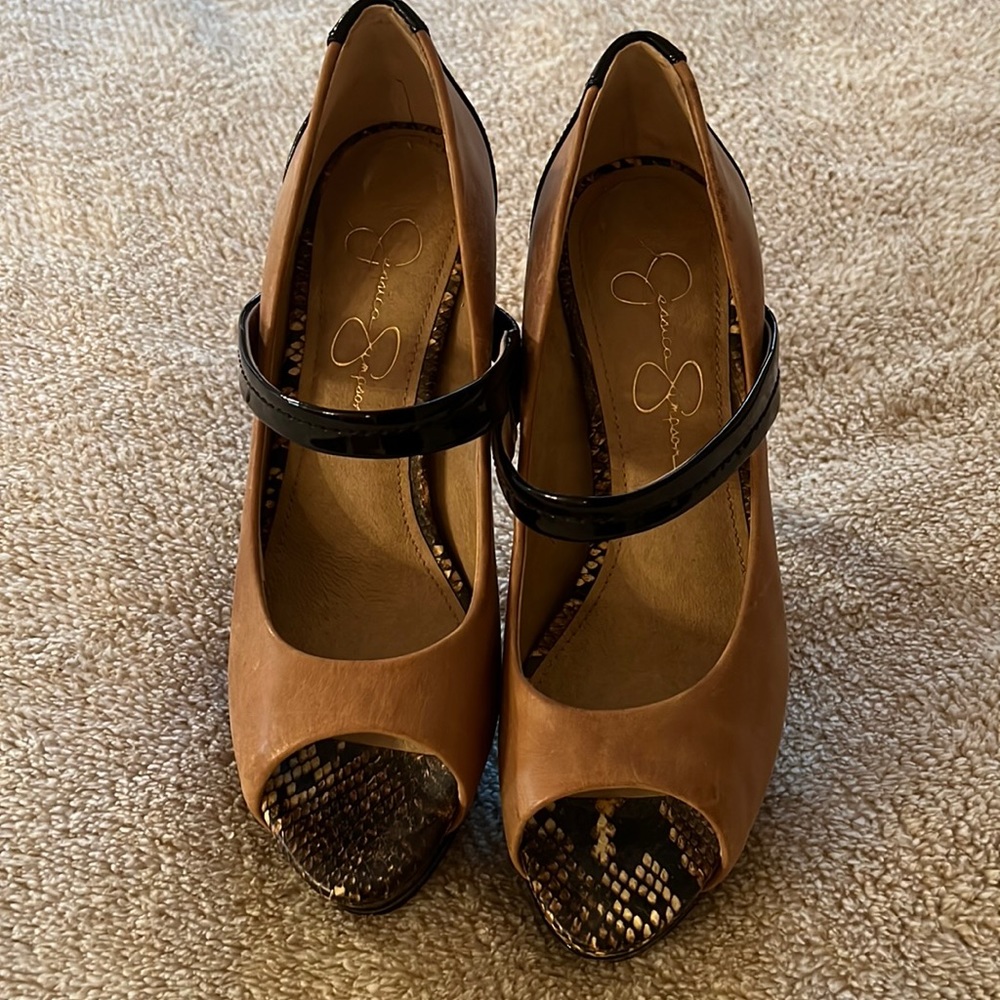 Jessica Simpson SZ 6.5 black patent leather & brown high heel, platform shoes